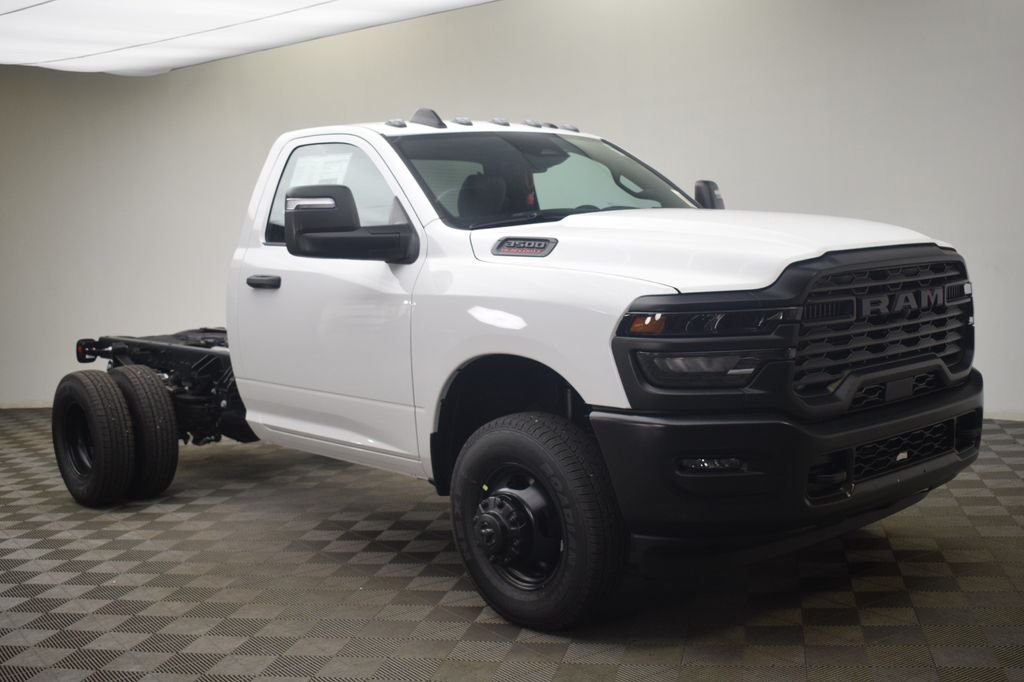 New 2026 Bright White Clear-Coat Exterior Paint RAM Tradesman image 2