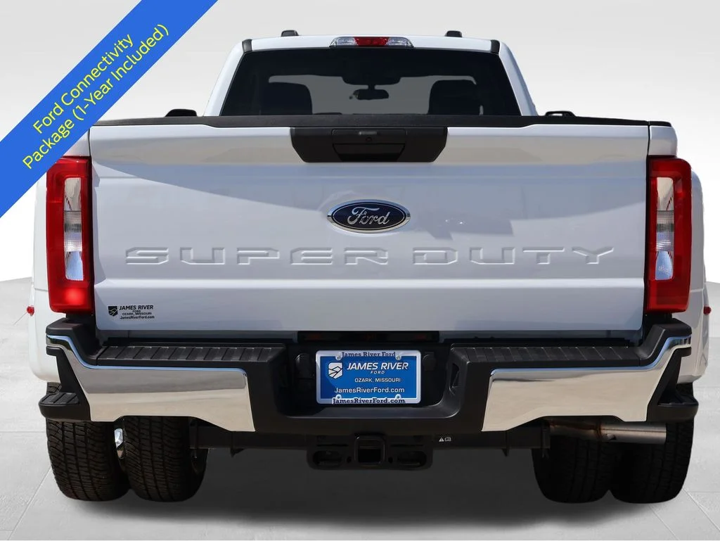 New 2026 Oxford White Ford F-350® XLT image 4