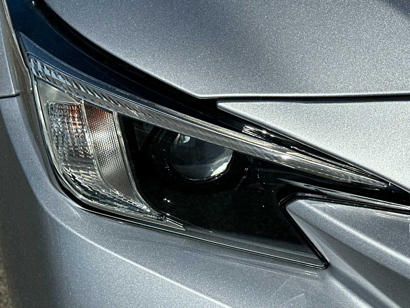 Used 2022 Ice Silver Metallic Subaru 4D Sedan image 29