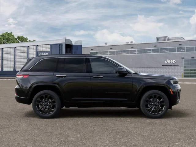 New 2026 Diamond Black Crystal Pearl-Coat Exterior Paint Jeep Limited Reserve image 24