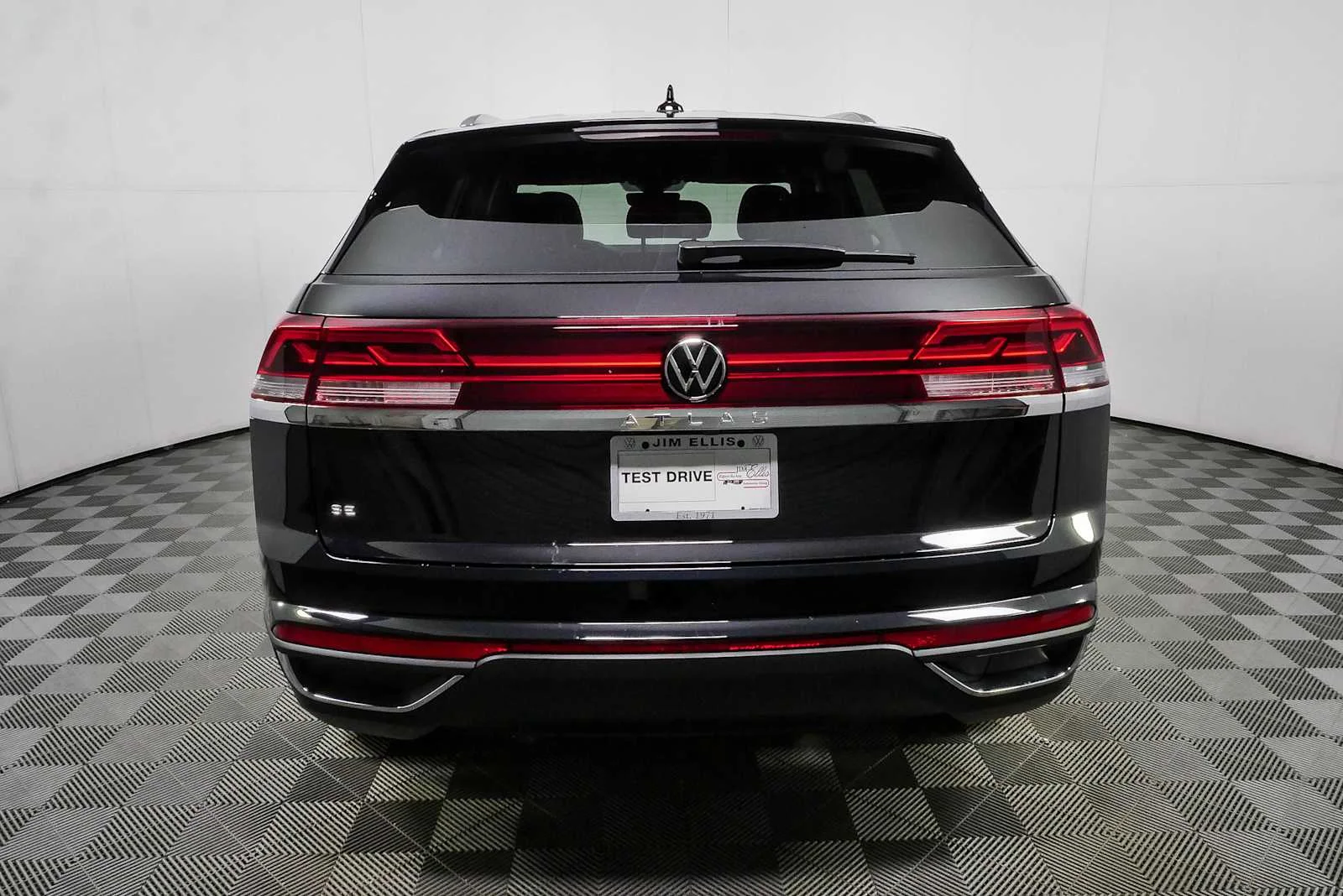 New 2026 Deep Black Pearl Volkswagen 2.0T SE image 27
