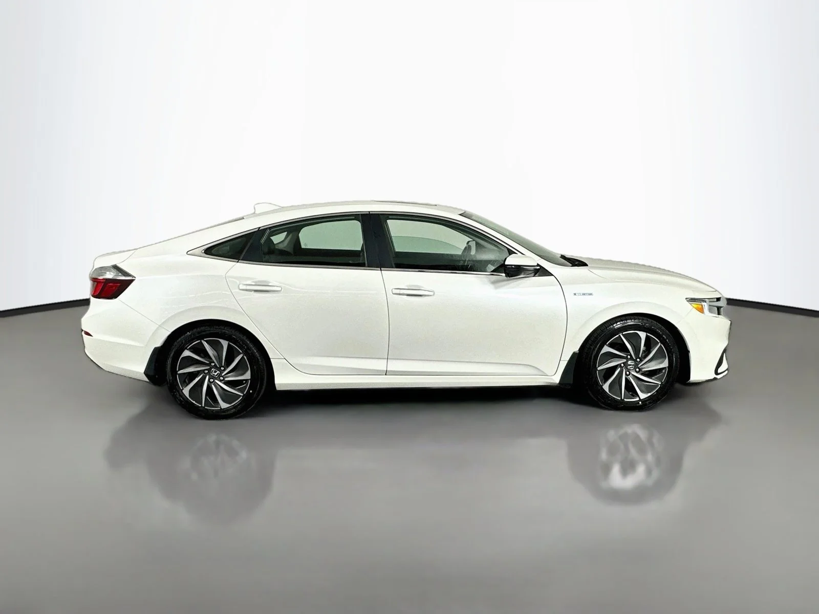 Used 2019 White Orchid Pearl Honda Touring image 8