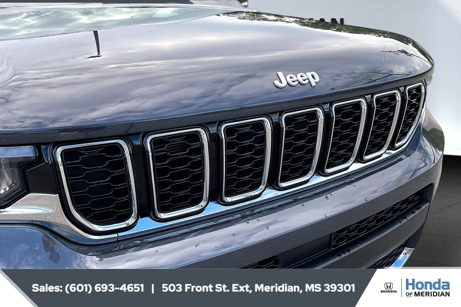 Used 2025 Baltic Gray Metallic Clearcoat Jeep Limited image 22