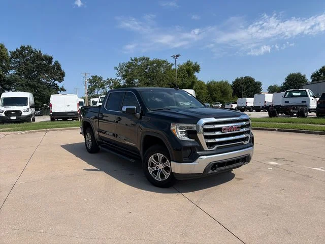 Used 2020 Black GMC SLE image 7