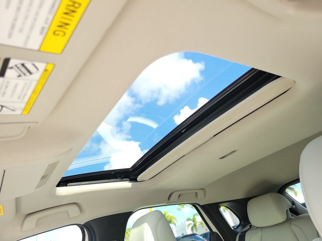 Used 2023 White Mazda 2.5 Turbo Premium Package image 18