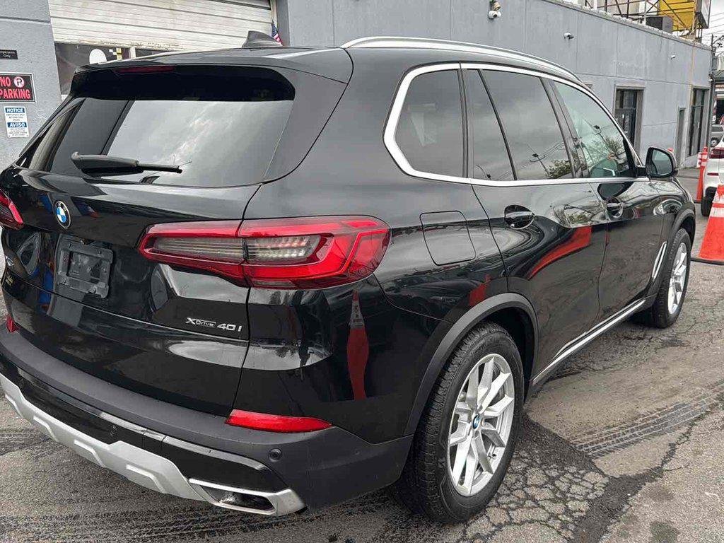 Used 2019 Black Sapphire Metallic BMW xDrive40i image 4