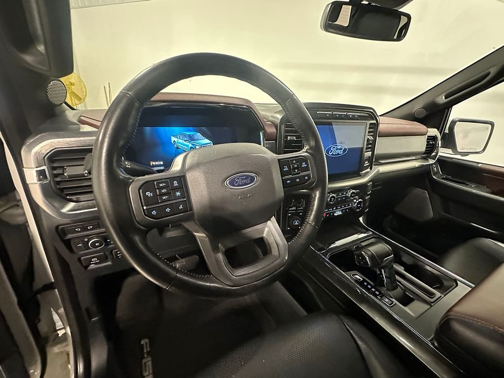 Used 2022 White Ford Lariat image 26