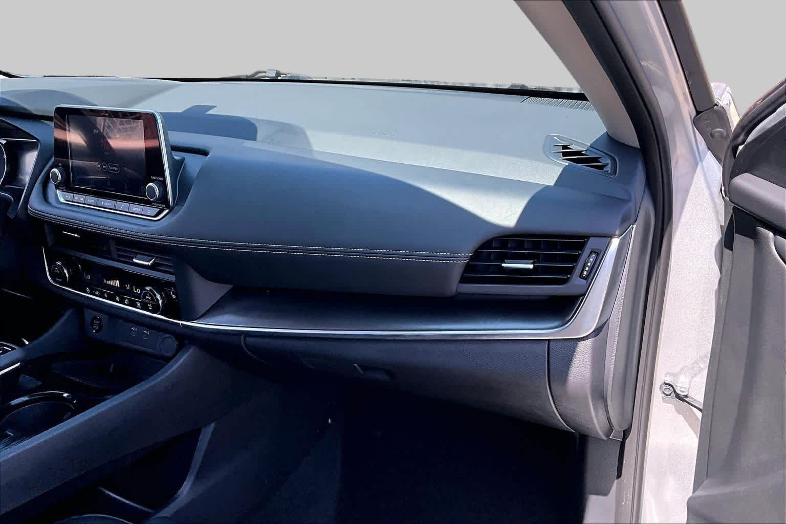 Used 2025 Brilliant Silver Metallic Nissan SV image 17