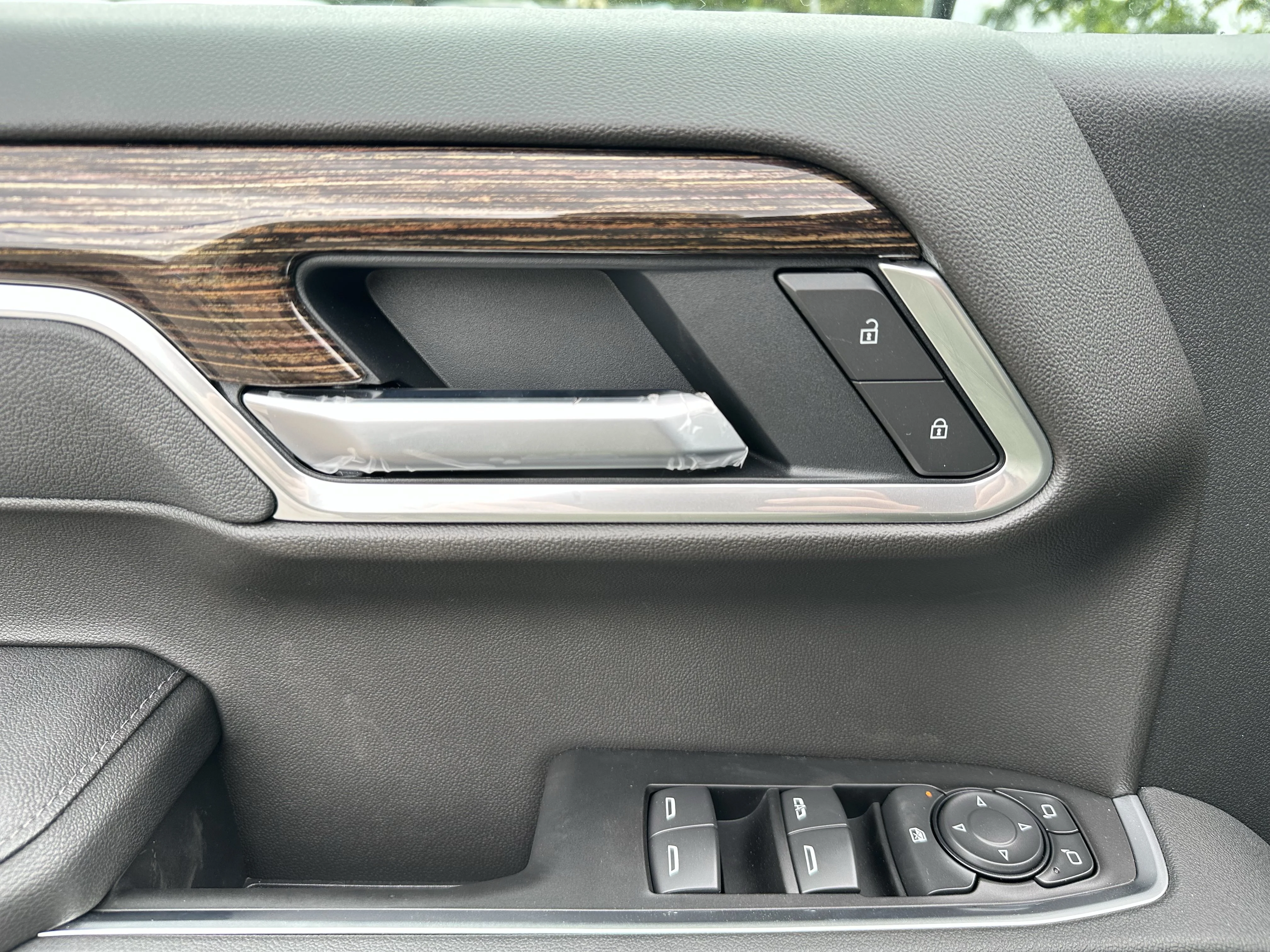 New 2026 Onyx Black GMC Elevation image 10
