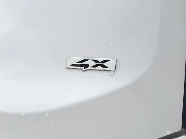 Used 2023 White Kia S image 8