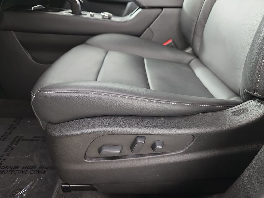 Used 2022 Stellar Black Metallic Cadillac Luxury image 31
