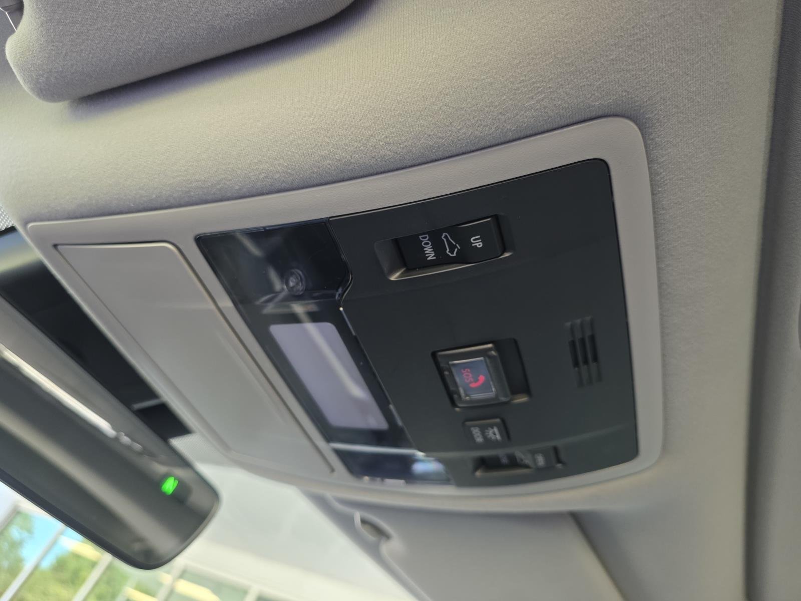 Used 2020 Silver Lexus 450h image 29