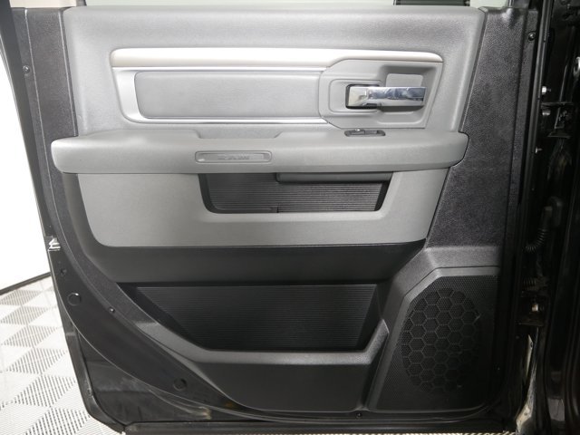 Used 2018 Black Clearcoat Ram Crew Cab SLT image 11