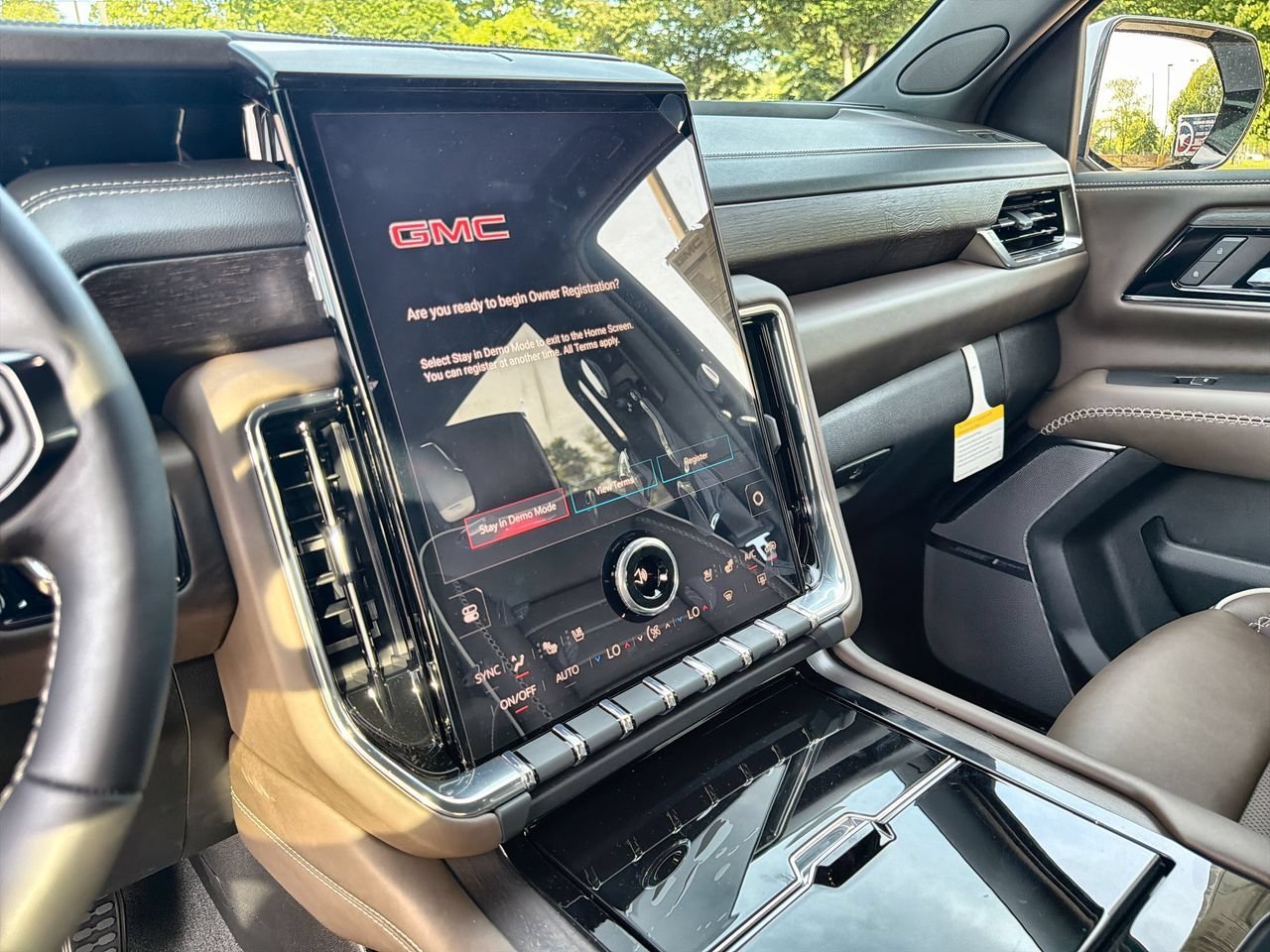 2026 GMC Yukon Denali Ultimate - Photo 11