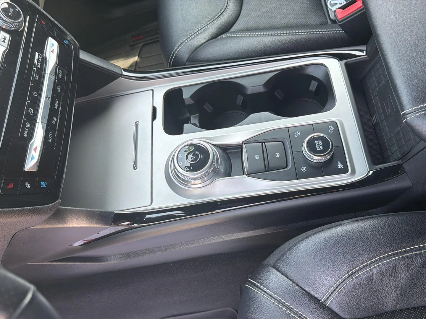 Used 2022 Star White Metallic Tri-Coat Ford ST image 6