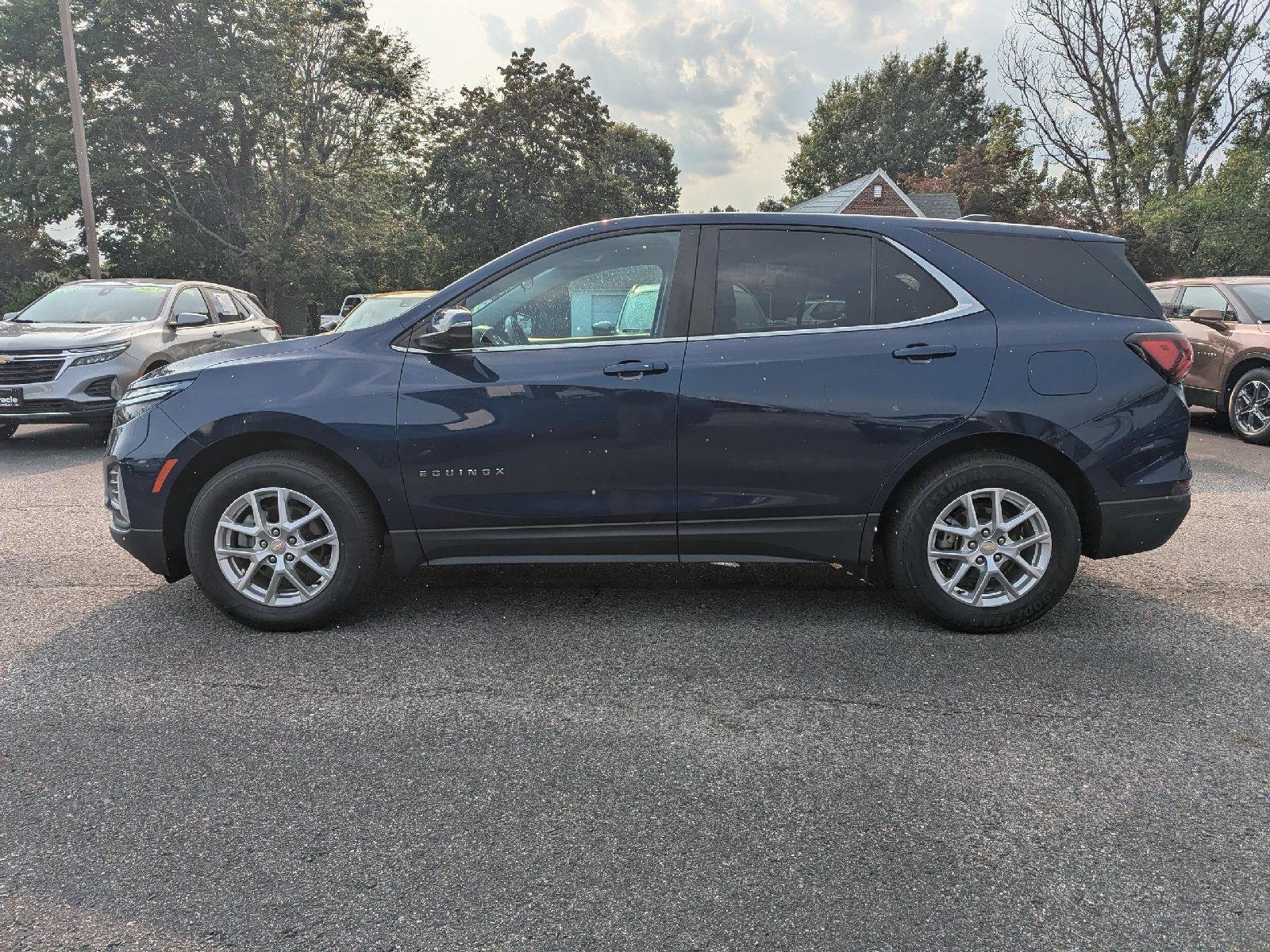 Used 2022 Blue Glow Metallic Chevrolet LT image 4