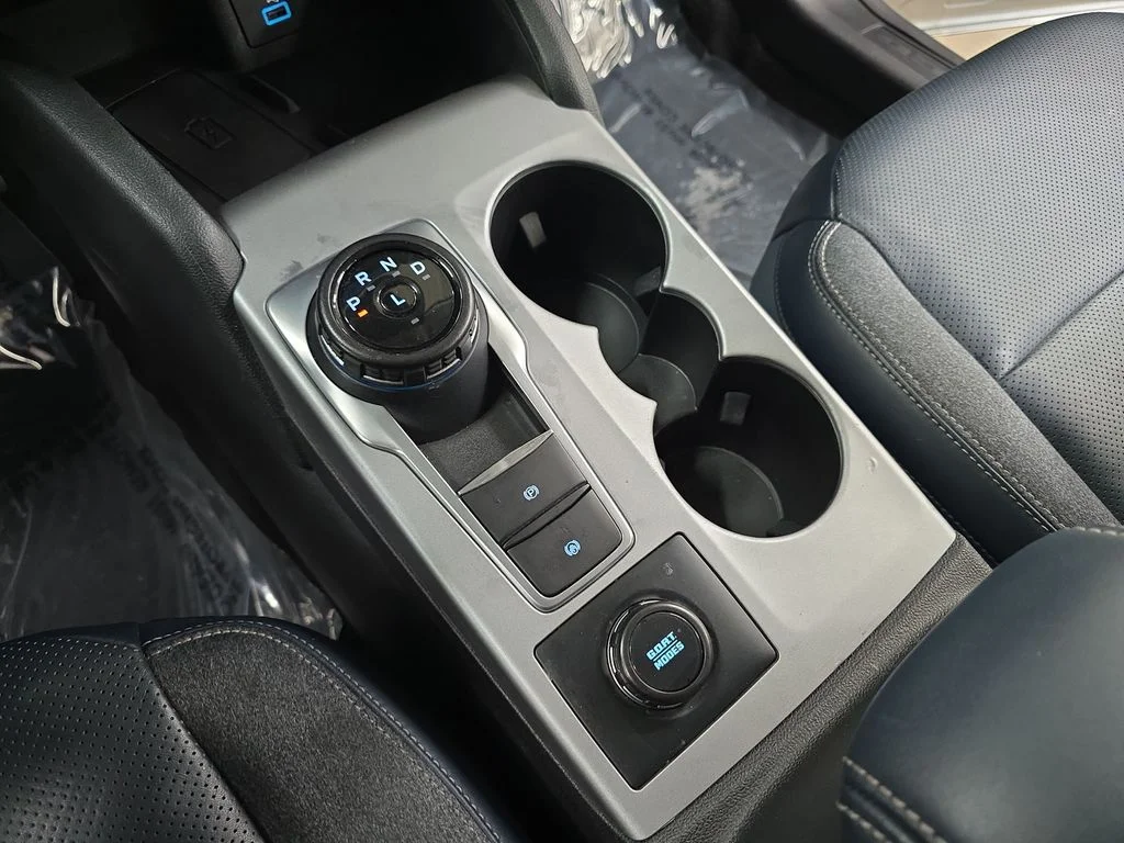 Used 2022 Silver Ford Outer Banks image 24