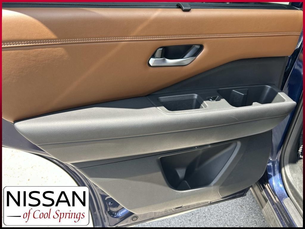 Used 2023 Blue Nissan Platinum image 23