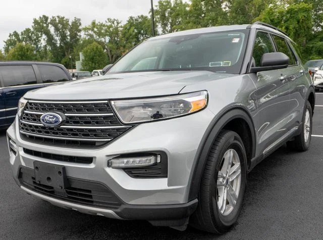 Used 2023 Silver Ford XLT image 1