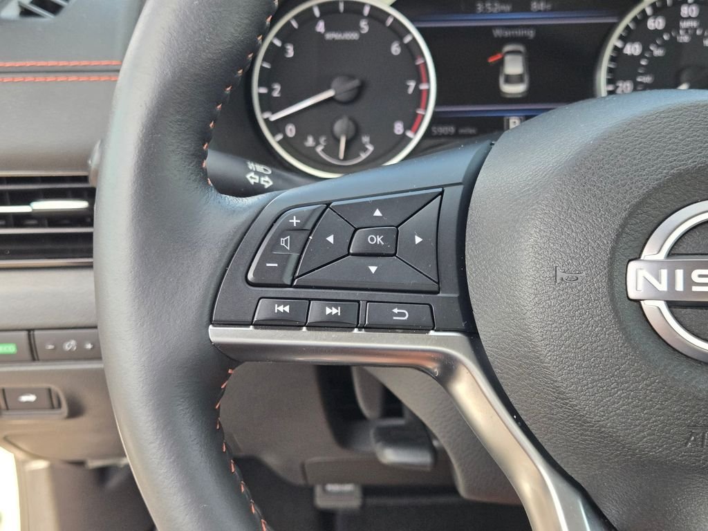 Used 2025 White Nissan SR image 22