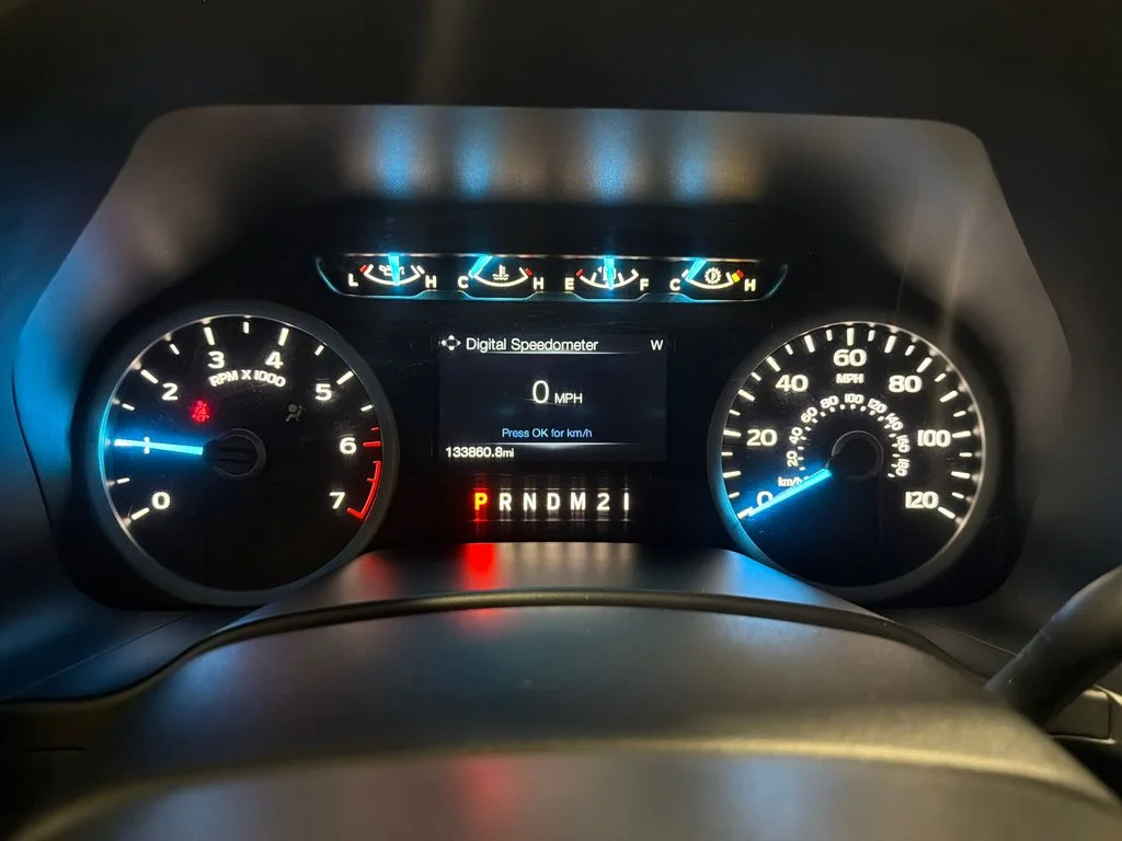 Used 2017 LIGHTNING BLUE Ford XLT image 22