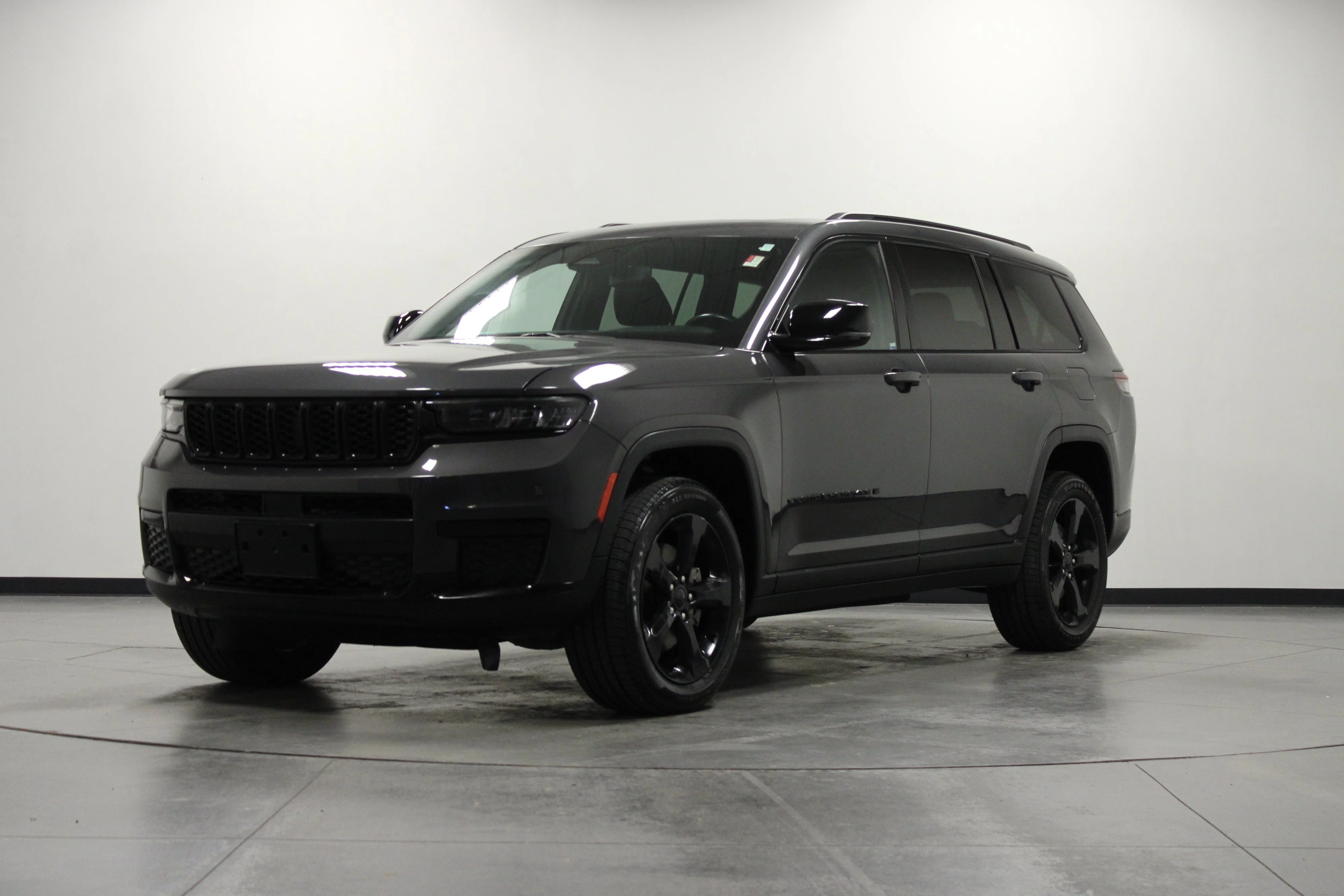 Used 2022 Baltic Gray Metallic Clearcoat Jeep Altitude image 8