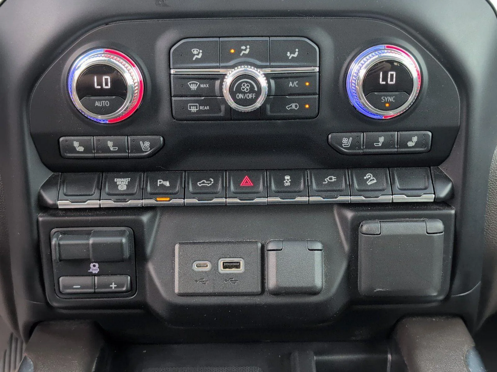 Used 2021 CAYENNE RED TINTCOAT GMC SLT image 23
