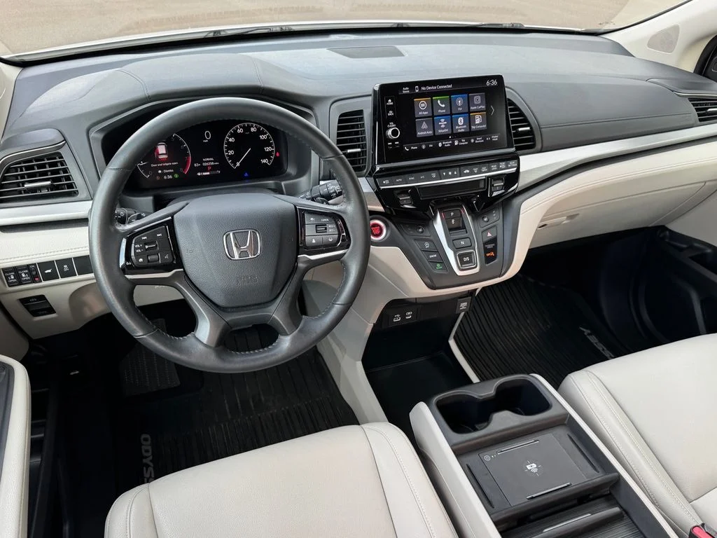 Used 2025 White Honda EX-L image 14