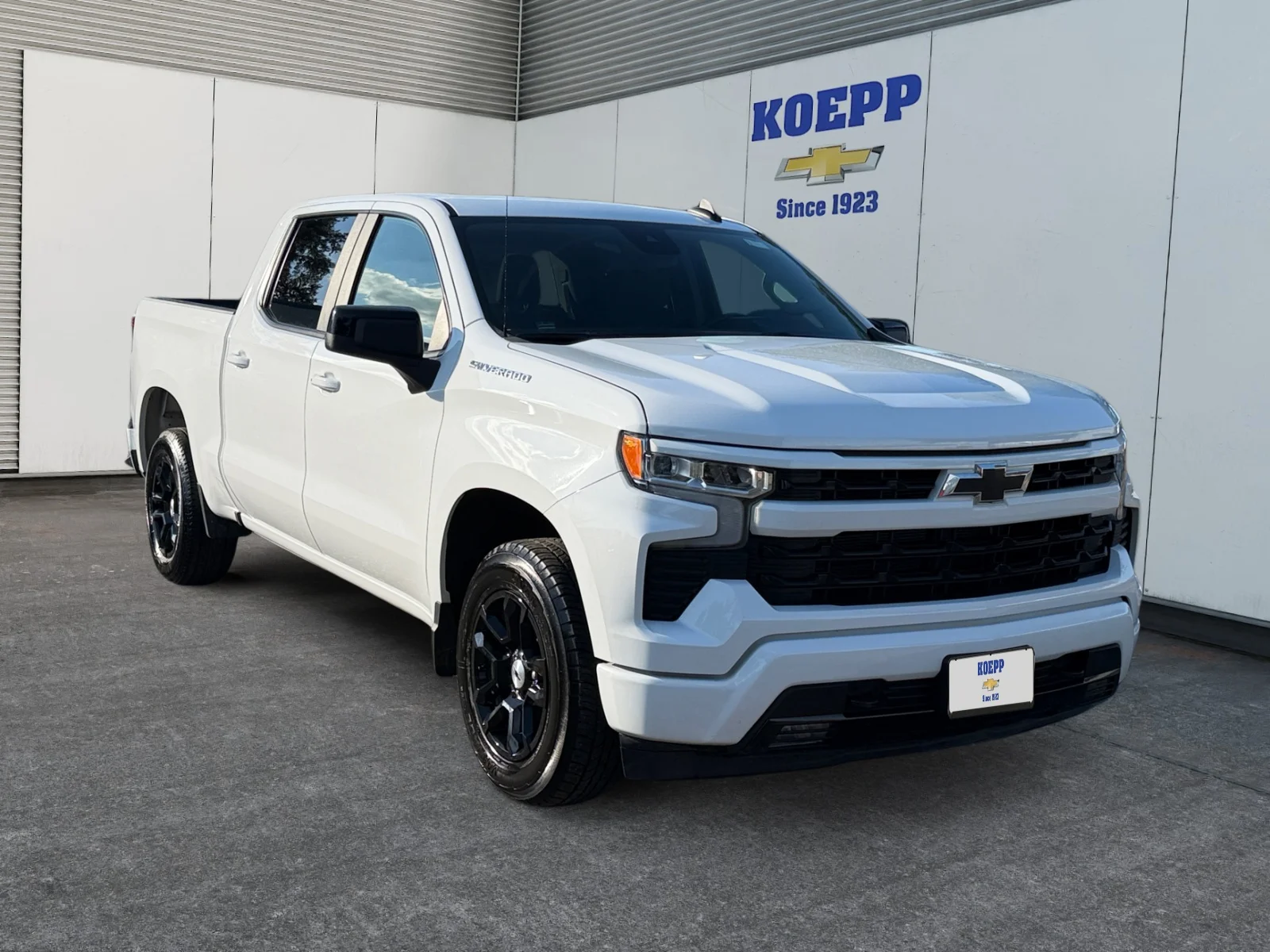 Used 2026 Summit White Chevrolet RST image 7