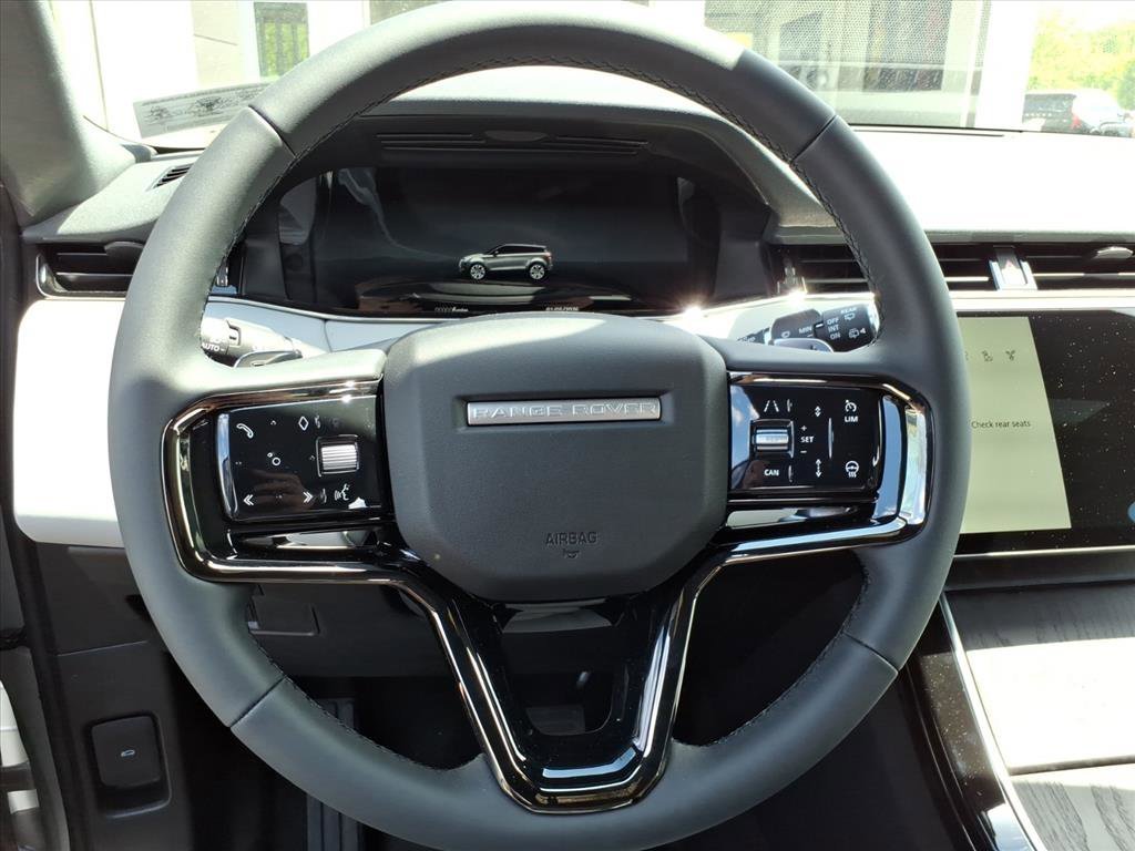 New 2026 Seoul Pearl Silver Metallic Land Rover Core S image 15
