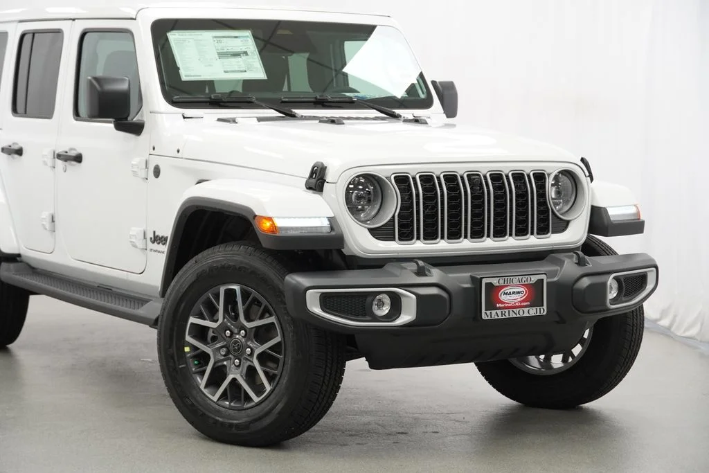 New 2026 Bright White Clear-Coat Exterior Paint Jeep Sahara image 3