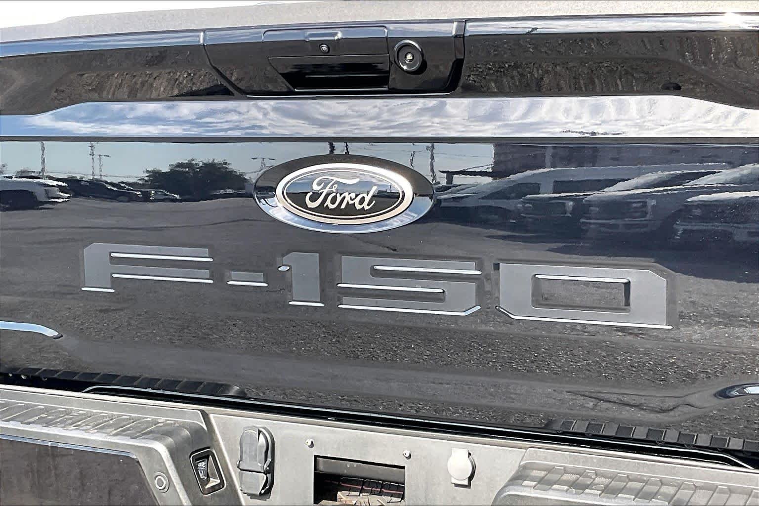 Used 2023 Agate Black Metallic Ford XLT image 10