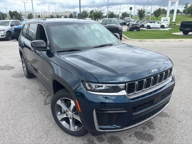 New 2026 Fathom Blue Pearl-Coat Exterior Paint Jeep Limited image 3