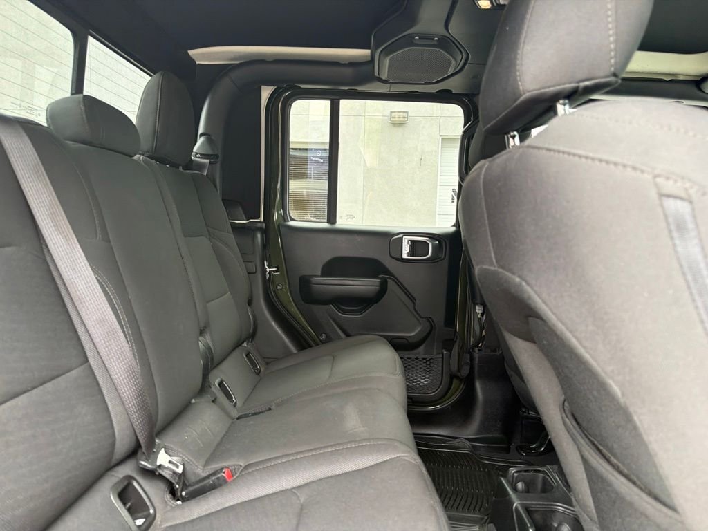 Used 2023 Green Jeep Sport S image 27