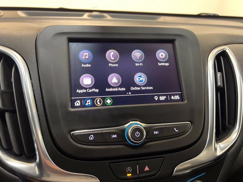 Used 2022 White Chevrolet LT image 24