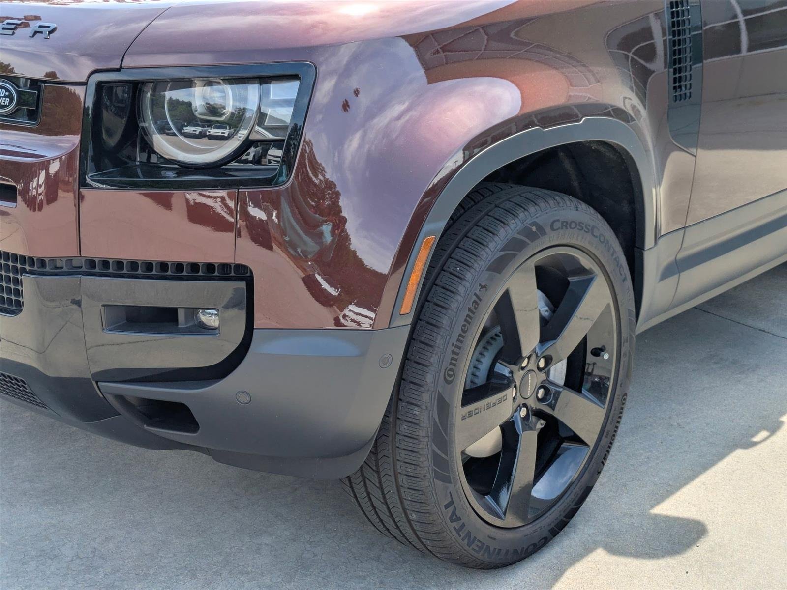 New 2026 Sedona Red Metallic Land Rover S image 9