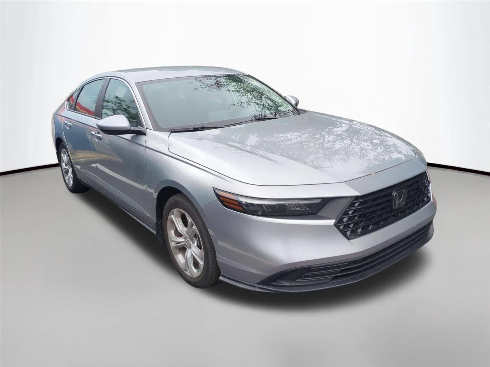 Used 2024 Solar Silver Metallic Honda LX image 3