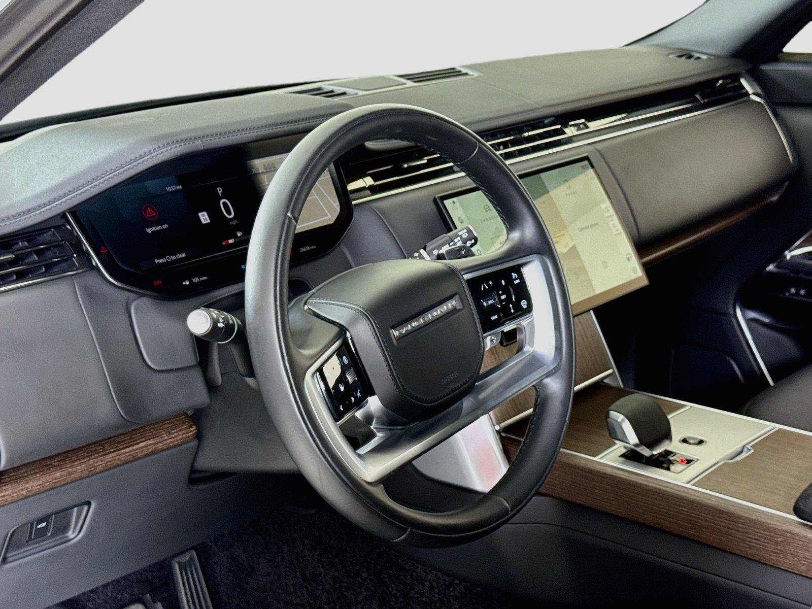 Used 2024 Fuji White Land Rover SE | Blackout Pkg | 360 Camera | Heated/Vented Seats image 16