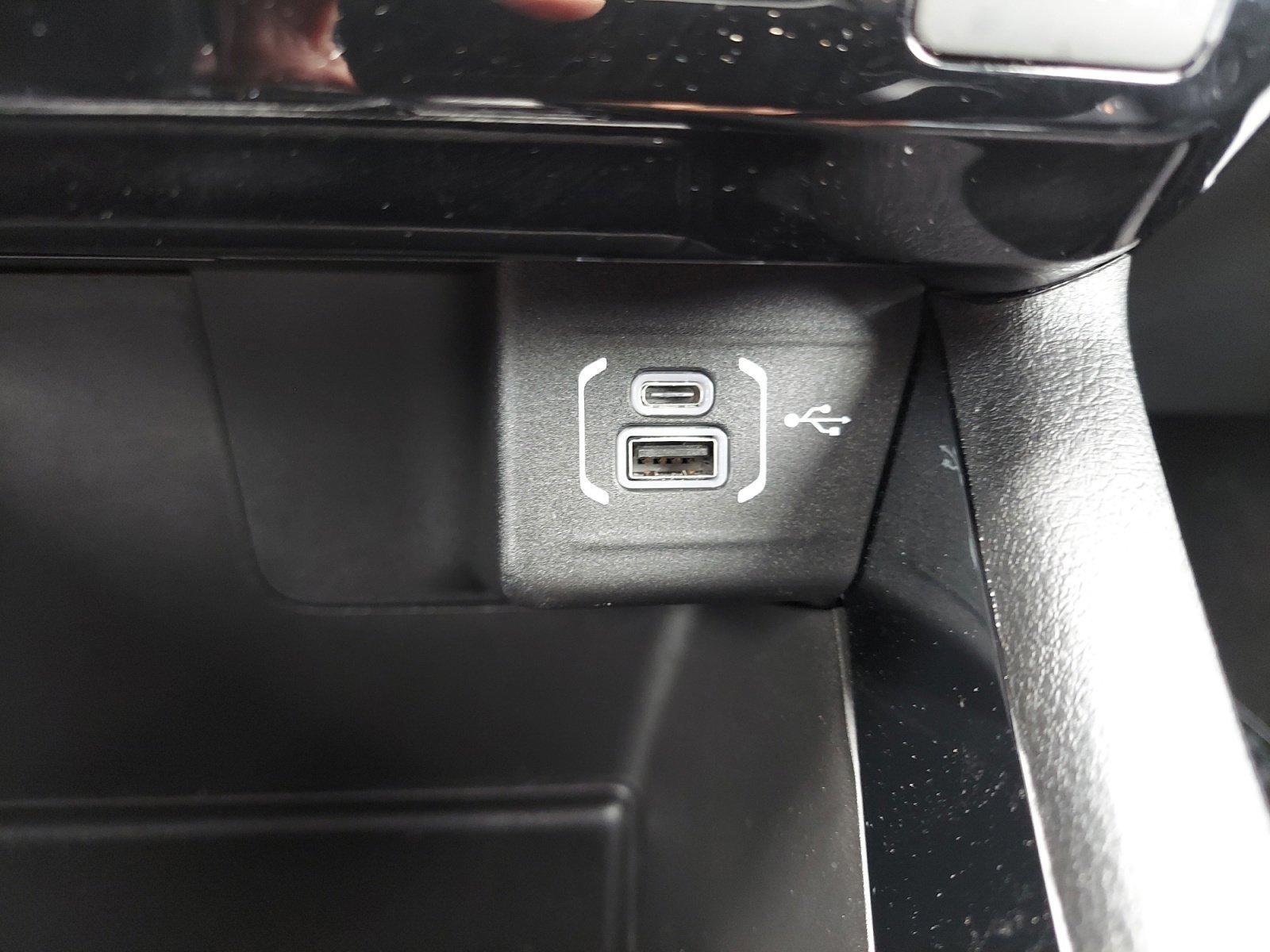 New 2026 Hydro Blue Pearlcoat Jeep Latitude Altitude image 20