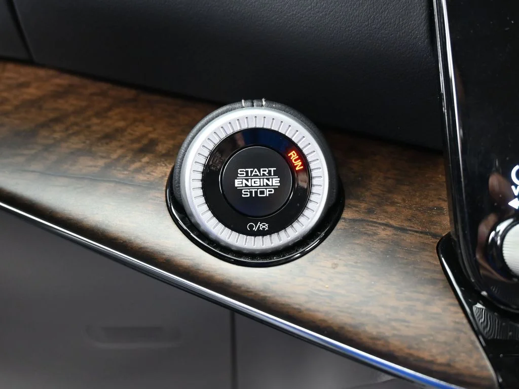 Used 2024 Diamond Black Crystal Pearlcoat Jeep Base image 34