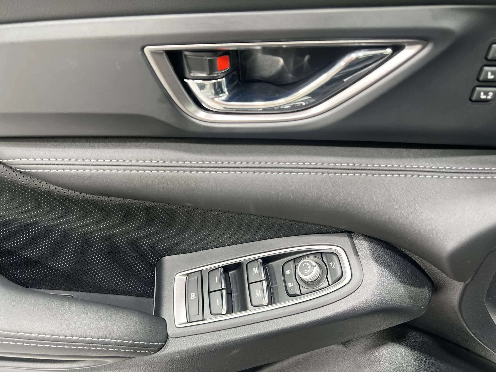 2026 Subaru Ascent Limited - Photo 13