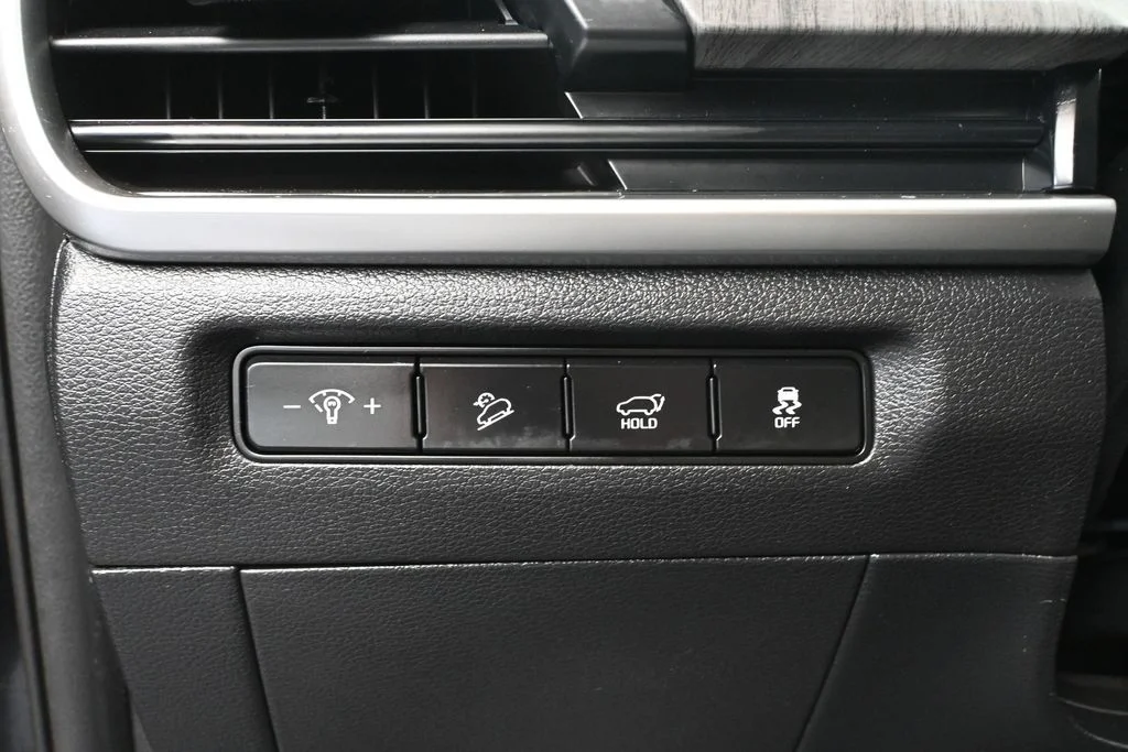 Used 2023 Black Kia EX X-Line image 30