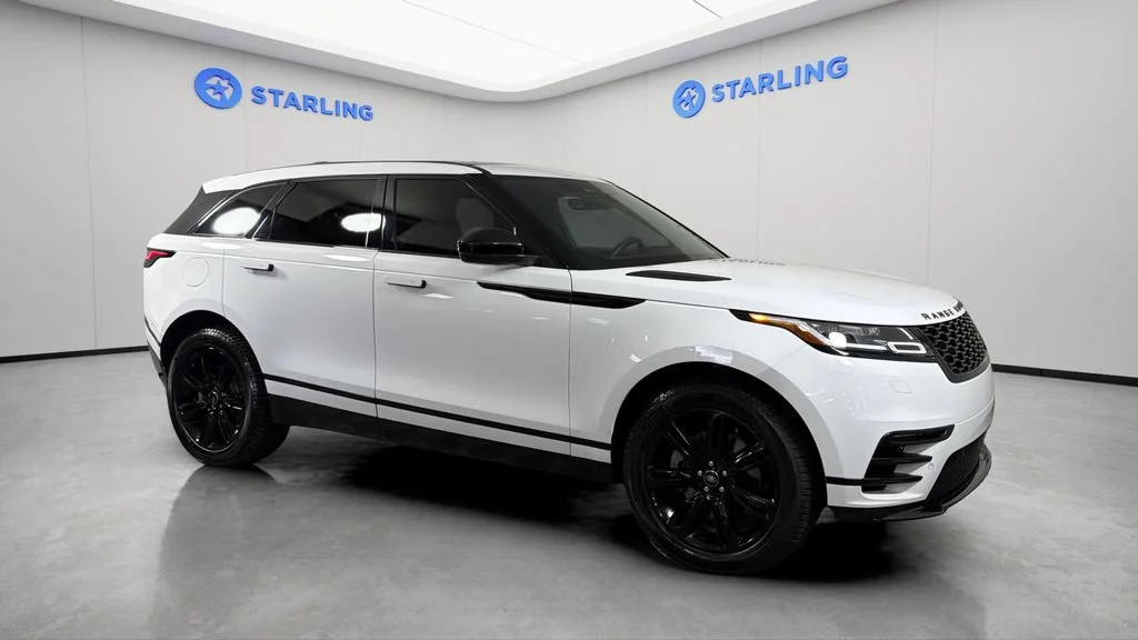 Used 2023 White Land Rover R-Dynamic S image 26