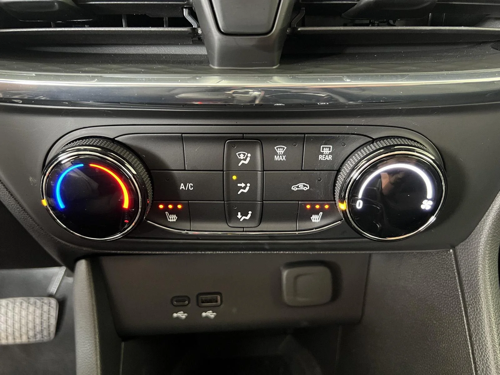 Used 2025 Ocean Blue Metallic Buick Preferred image 14