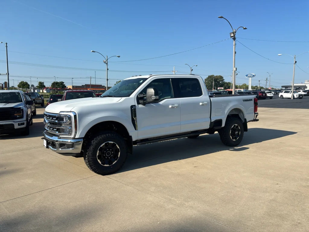 New 2026 Oxford White Ford F-250® XLT image 8