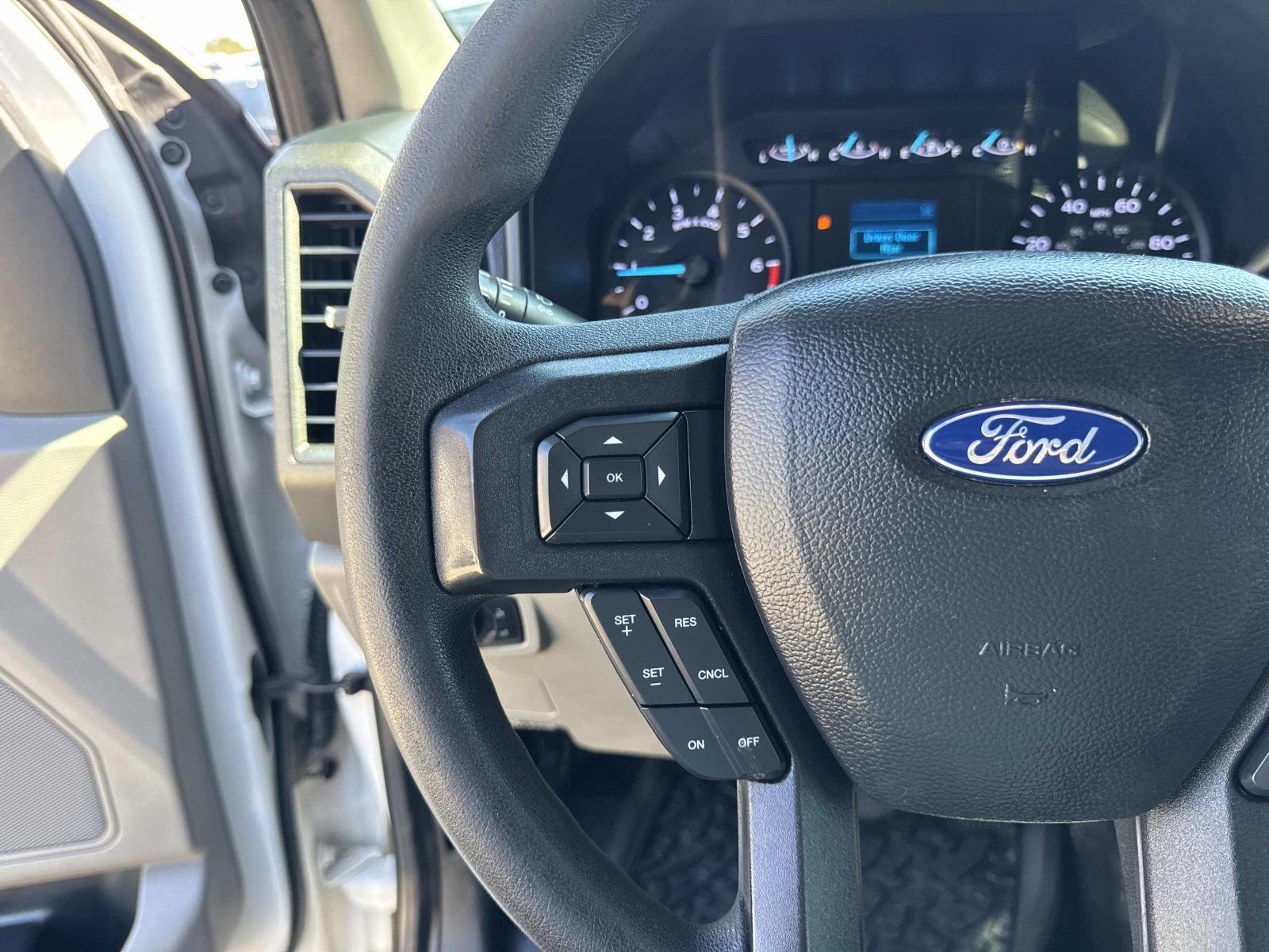 Used 2019 Oxford White Ford XL image 22