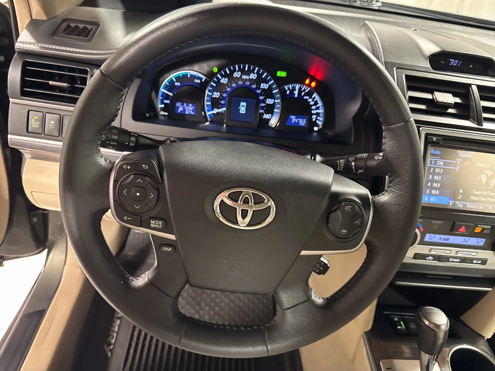 Used 2014 Cypress Pearl Toyota XLE image 15