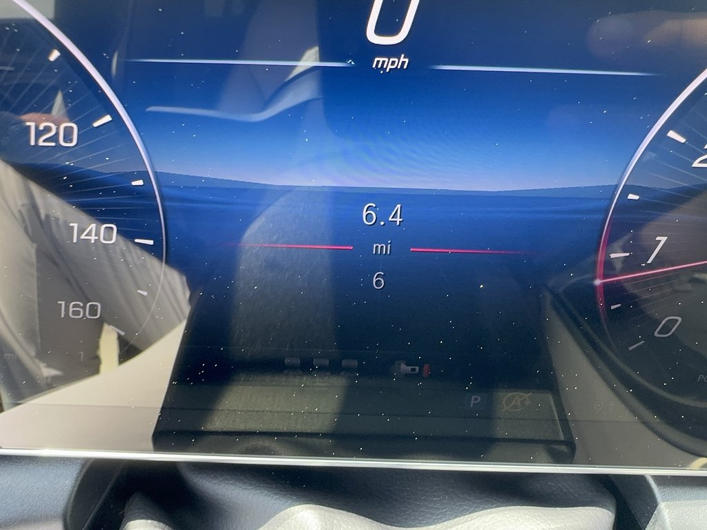 New 2026 Polar White Mercedes-Benz GLC 300 4MATIC® image 15