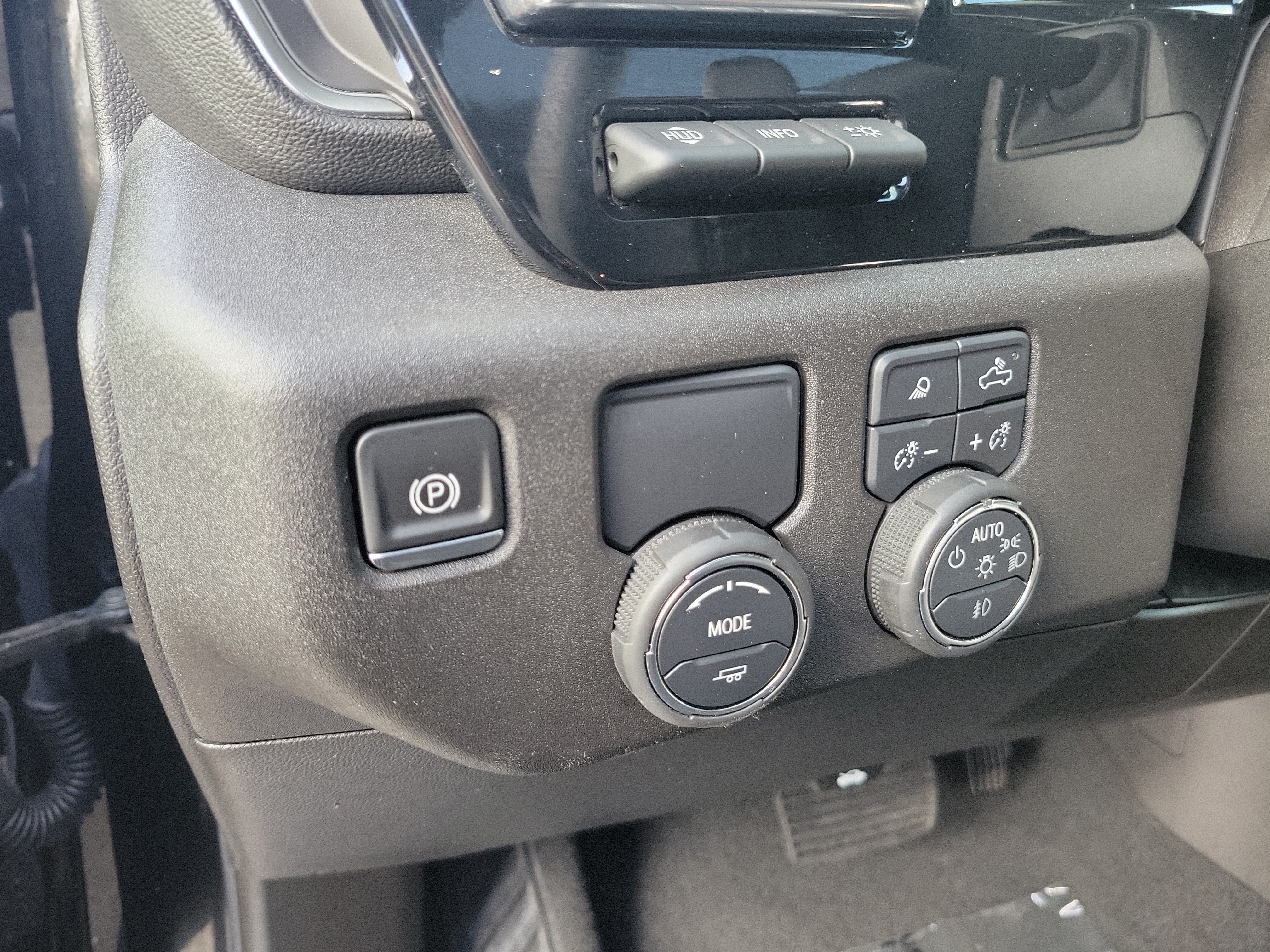 Used 2025 Black Chevrolet High Country image 27
