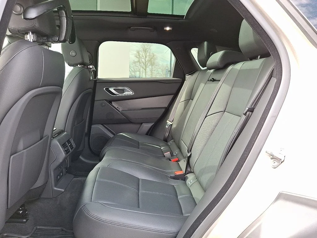 Certified Used 2026  Land Rover S image 12